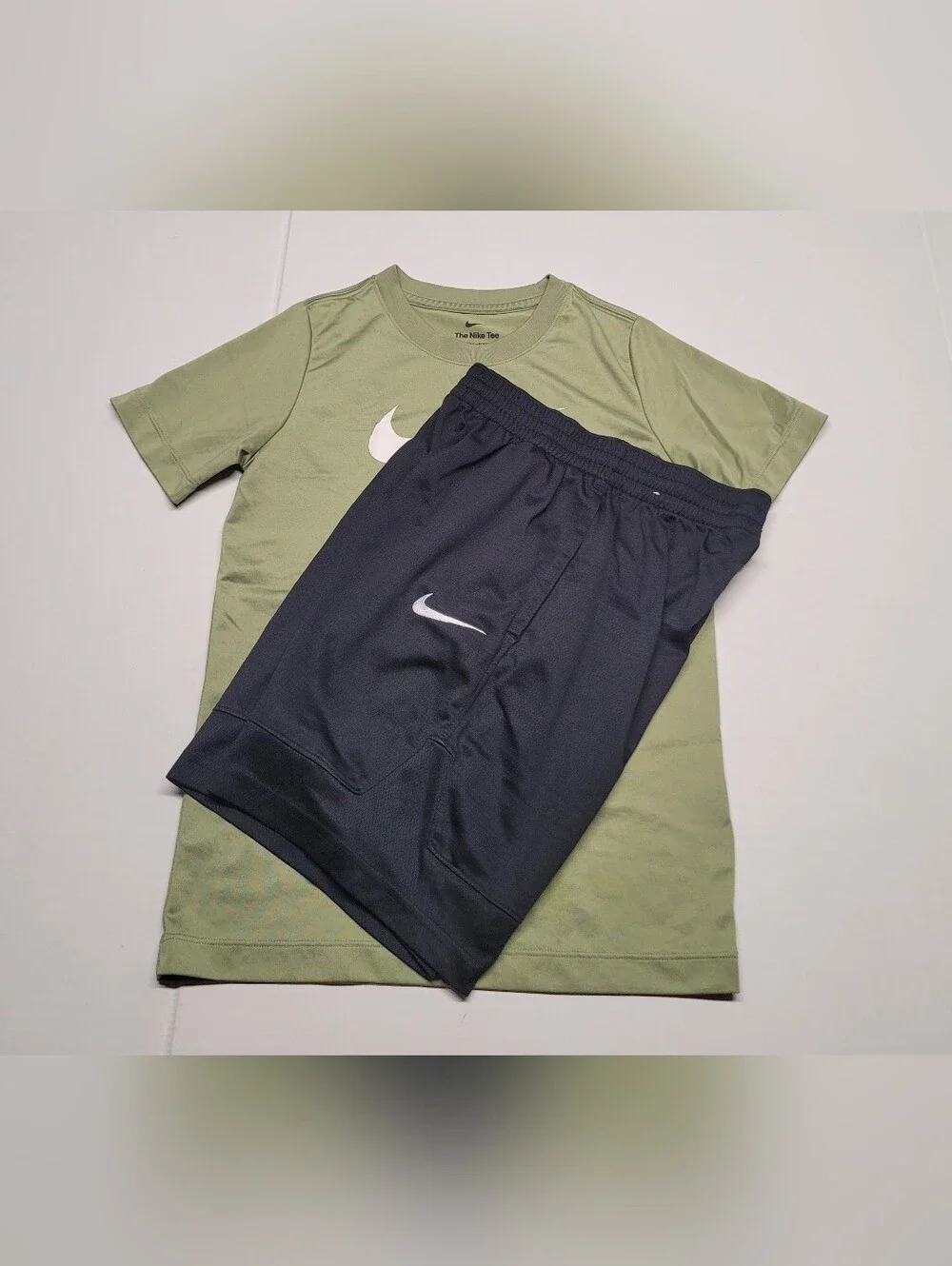 Nike boy’s set size medium